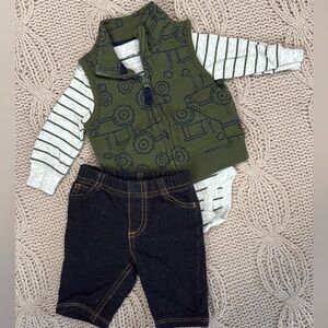 3-piece set (vest + long-sleeve onesie + pants) | Newborn | Carter’s
